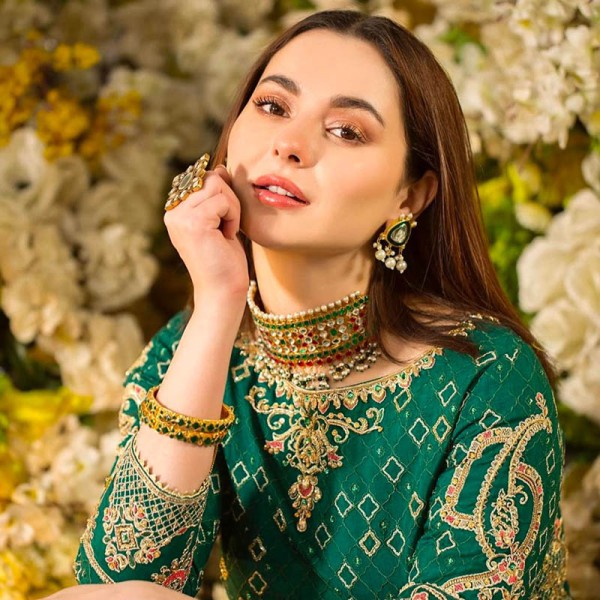 Hania Amir Celebrity Choker